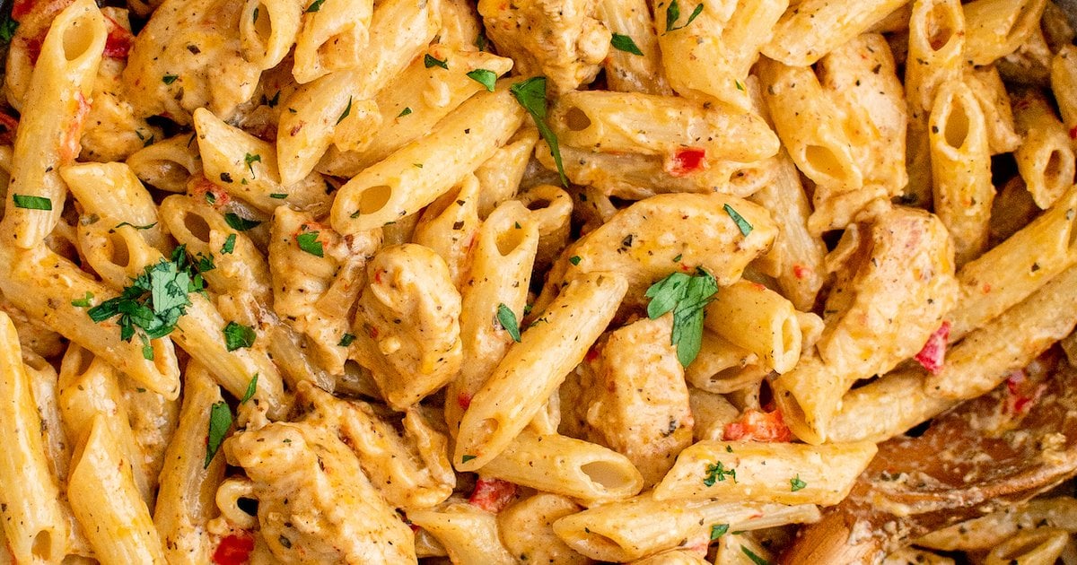 Easy Creamy Cajun Pasta: Customize with Chicken, Shrimp, or Veggies